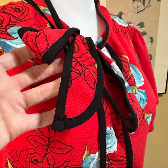 ♥️Kaii Los Angeles Floral Print Tie-Neck Blouse - Size S - Picture 8 of 11